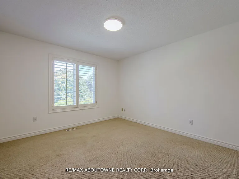 1487 The Links Dr — Photo 17