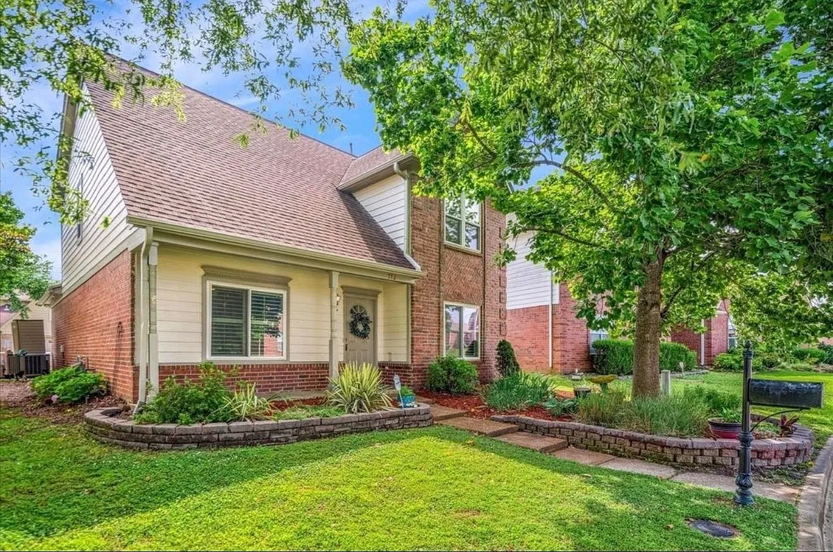 Building Photo - 772 Breeze Way