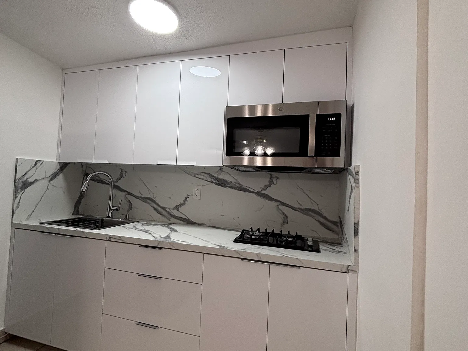 1 bed, 600 sqft, $1,800 — Photo 2