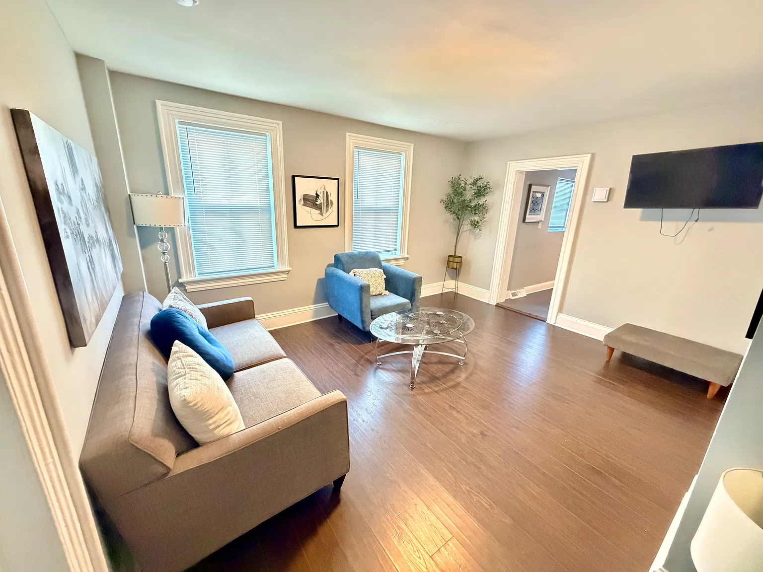 2 bed, 1100 sqft, $2,300 — Photo 4