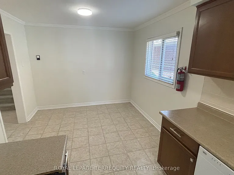 3151 Bracknell Cres — Photo 11