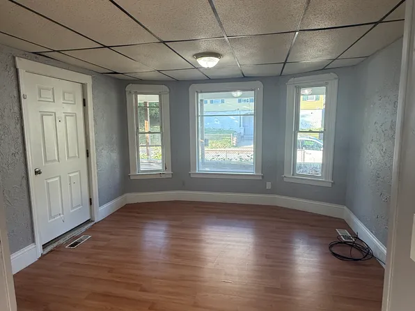 17 Duxbury Rd #1, Worcester, MA 01605