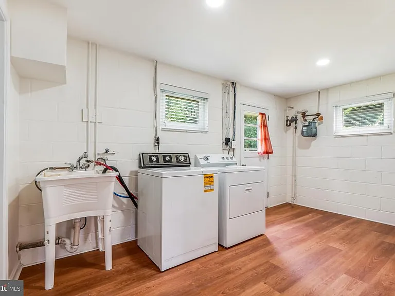 500 Derrydown Ln — Photo 25
