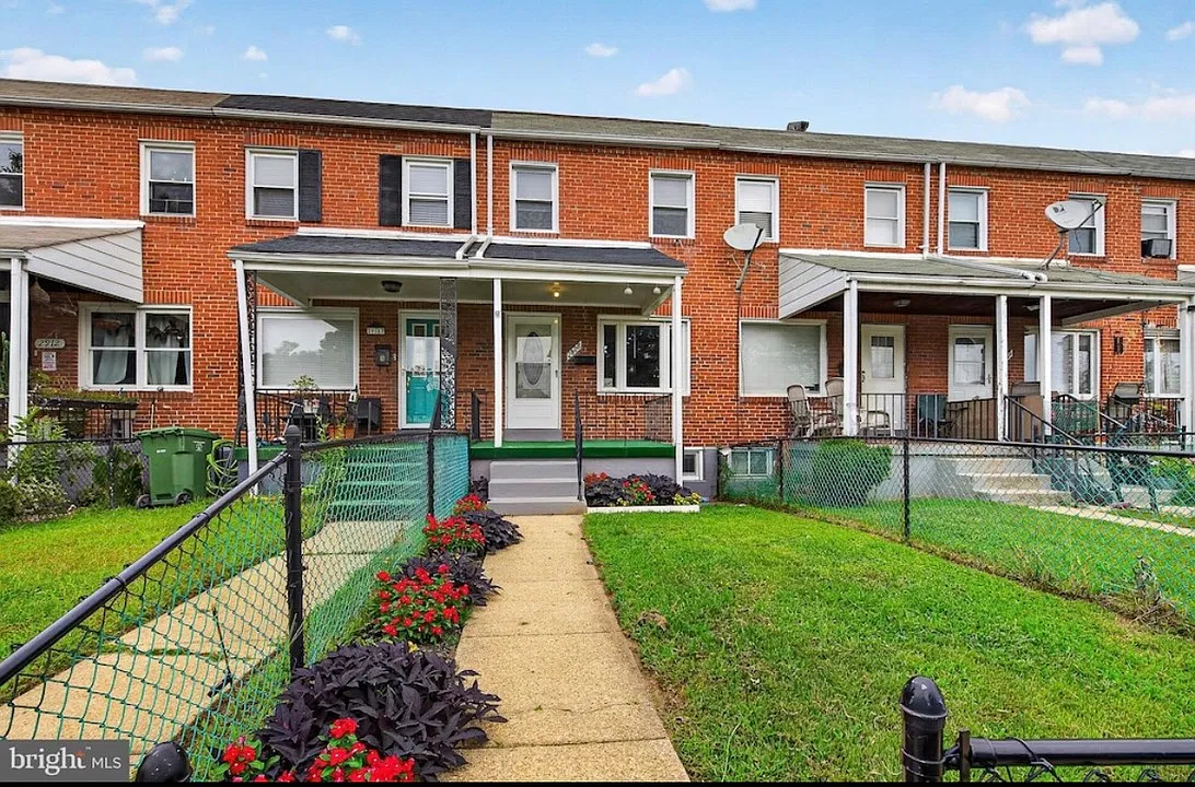 2 bed, 1.5 bath, 1060 sqft, $1,800 — Photo 1
