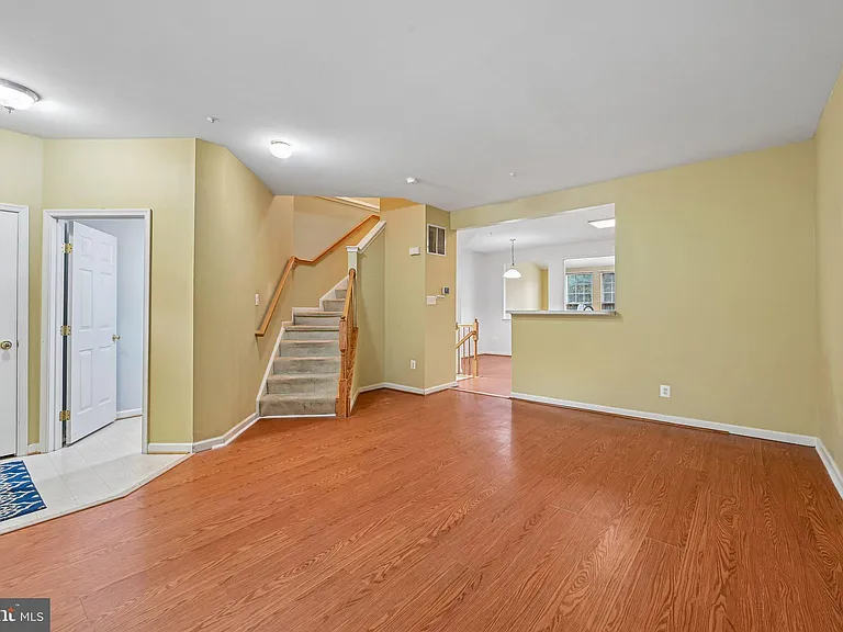 1724 Emory St — Photo 7