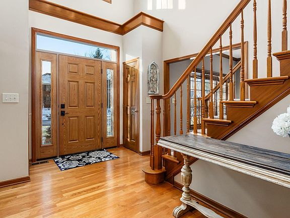 3rd image of 5483 Turnberry Dr