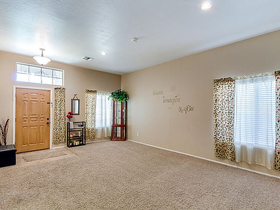 4th image of 699 E Stottler Dr