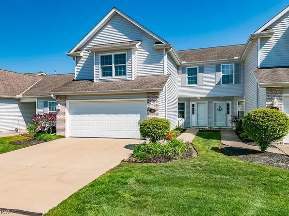 556 Hidden Harbor Dr #39, Fairport Harbor, OH 44077