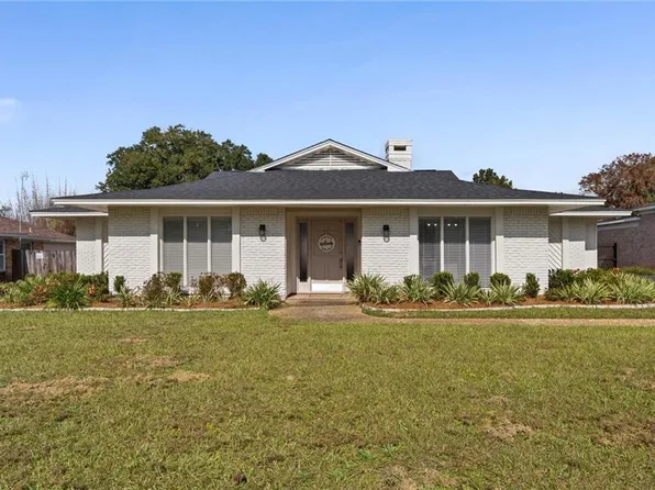 6608 Chimney Top Dr N, Mobile, AL 36695