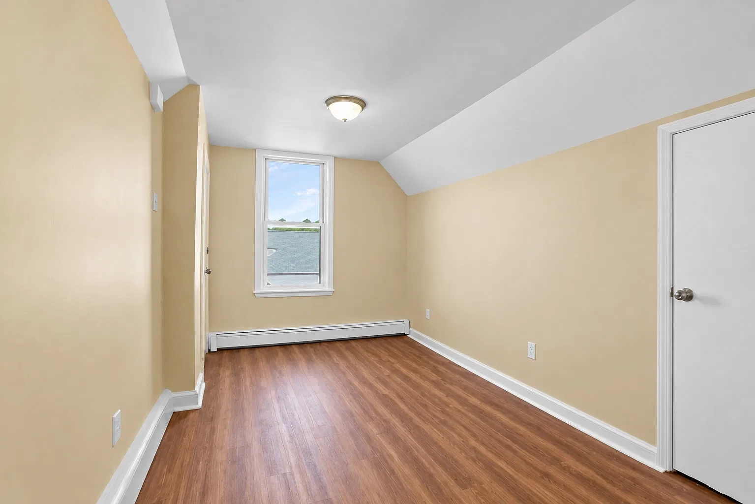 2 bed, $2,000 — Photo 2