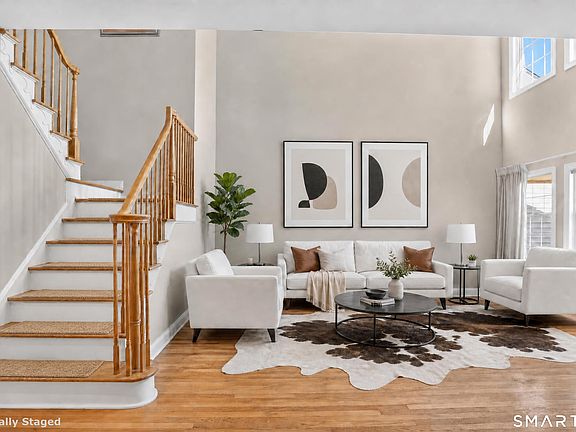 3rd image of 17 Regency Circle #17