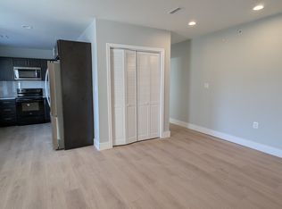 452 N 12th St #3R, Philadelphia, PA 19123