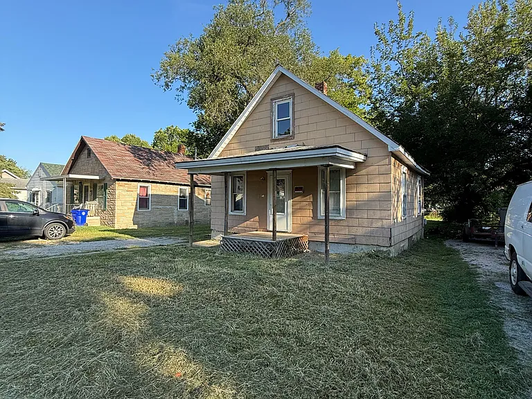 1286 E Vanderhoof St — Photo 6