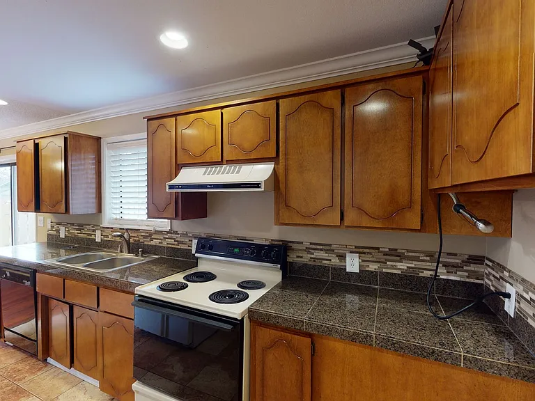 525 N Roosevelt St — Photo 8