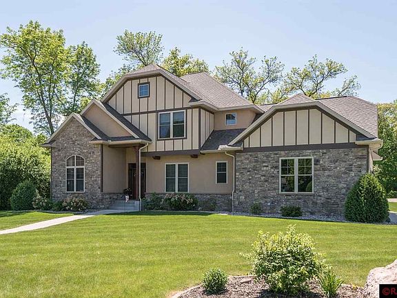 2nd image of 216 Woodhill Ct