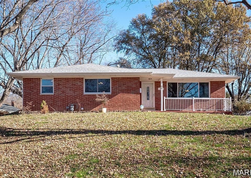 1st image of 36 Berrywood Dr