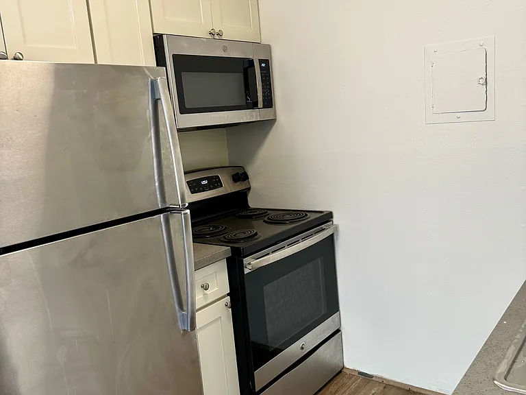 2407 V St #3 — Photo 5