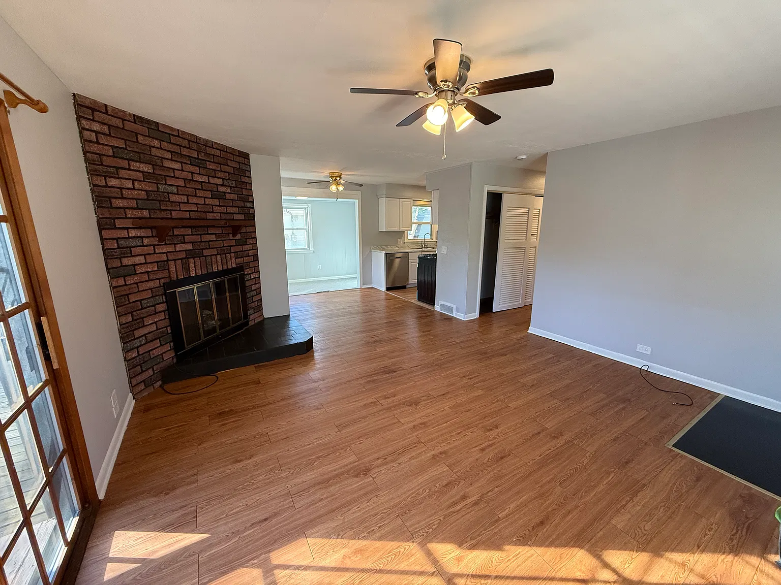 3 bed, 1100 sqft, $2,900 — Photo 4