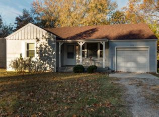 1919 S Roanoke Ave, Springfield, MO 65807