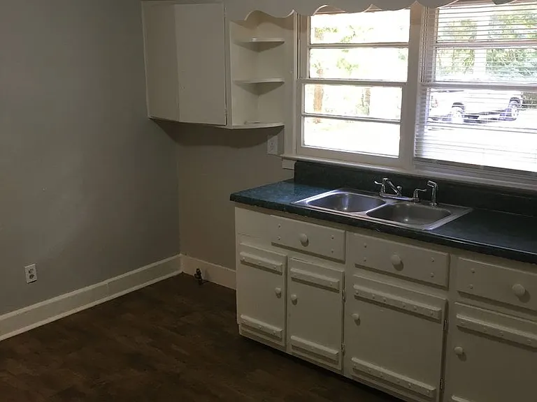 423 Wilshire Rd NE — Photo 14