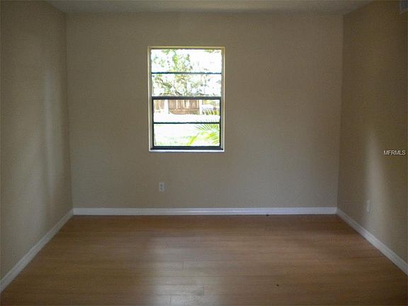 3rd image of 111 Timberview Dr