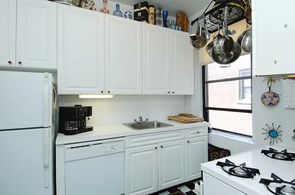 Sold by Citi Habitats | media 2