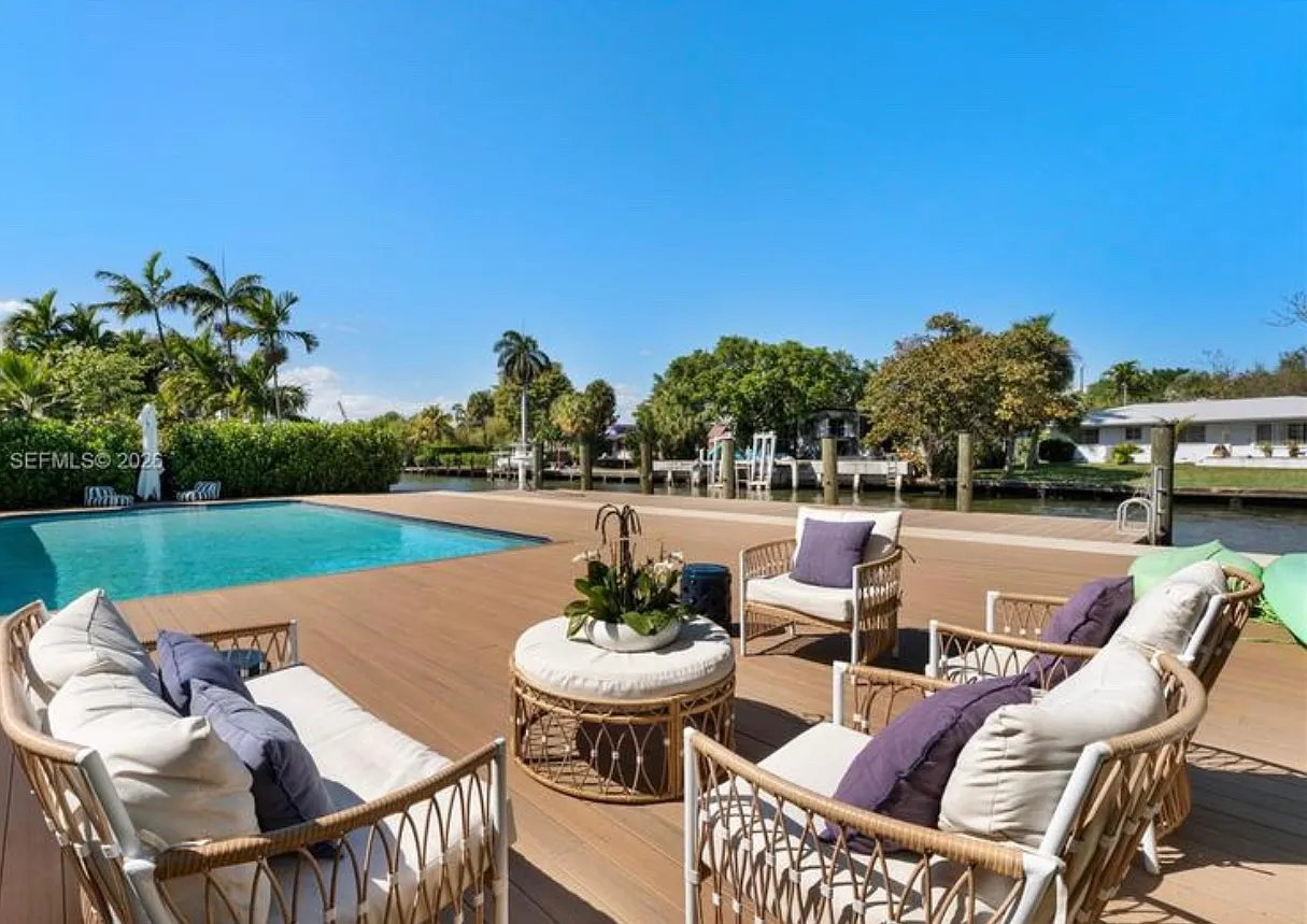 5 bed, 3.5 bath, 4119 sqft, $35,000 — Photo 3