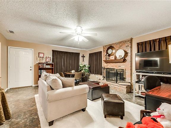 2nd image of 103 Gladys St