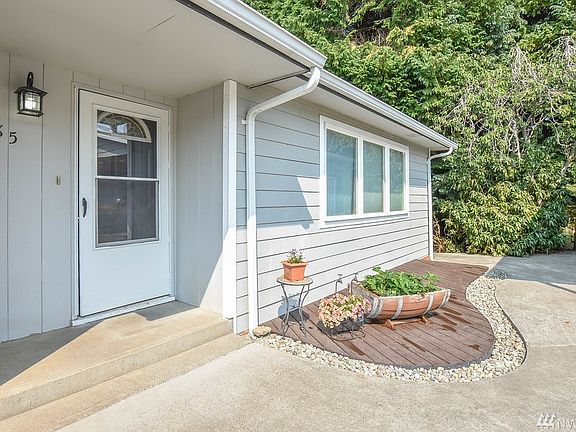 3rd image of 185 Yelton Dr