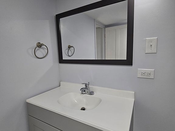 5th image of 117 N Grant St #A