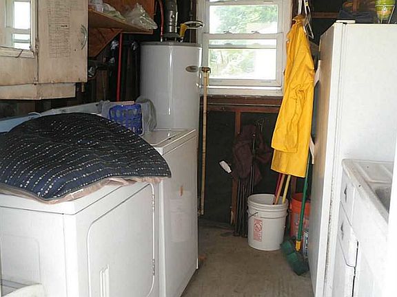 5th image of 181 Starlin Dr