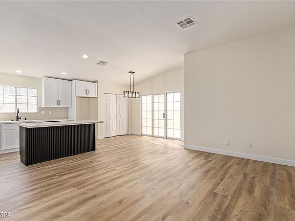 5th image of 4929 Cedar Lawn Way