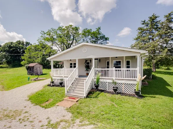 7615 Wildflower Ln, Dittmer, MO 63023