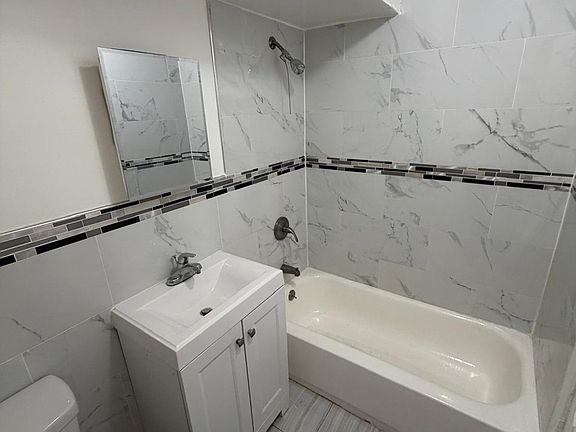 5th image of 396 Stuyvesant Ave APT 1