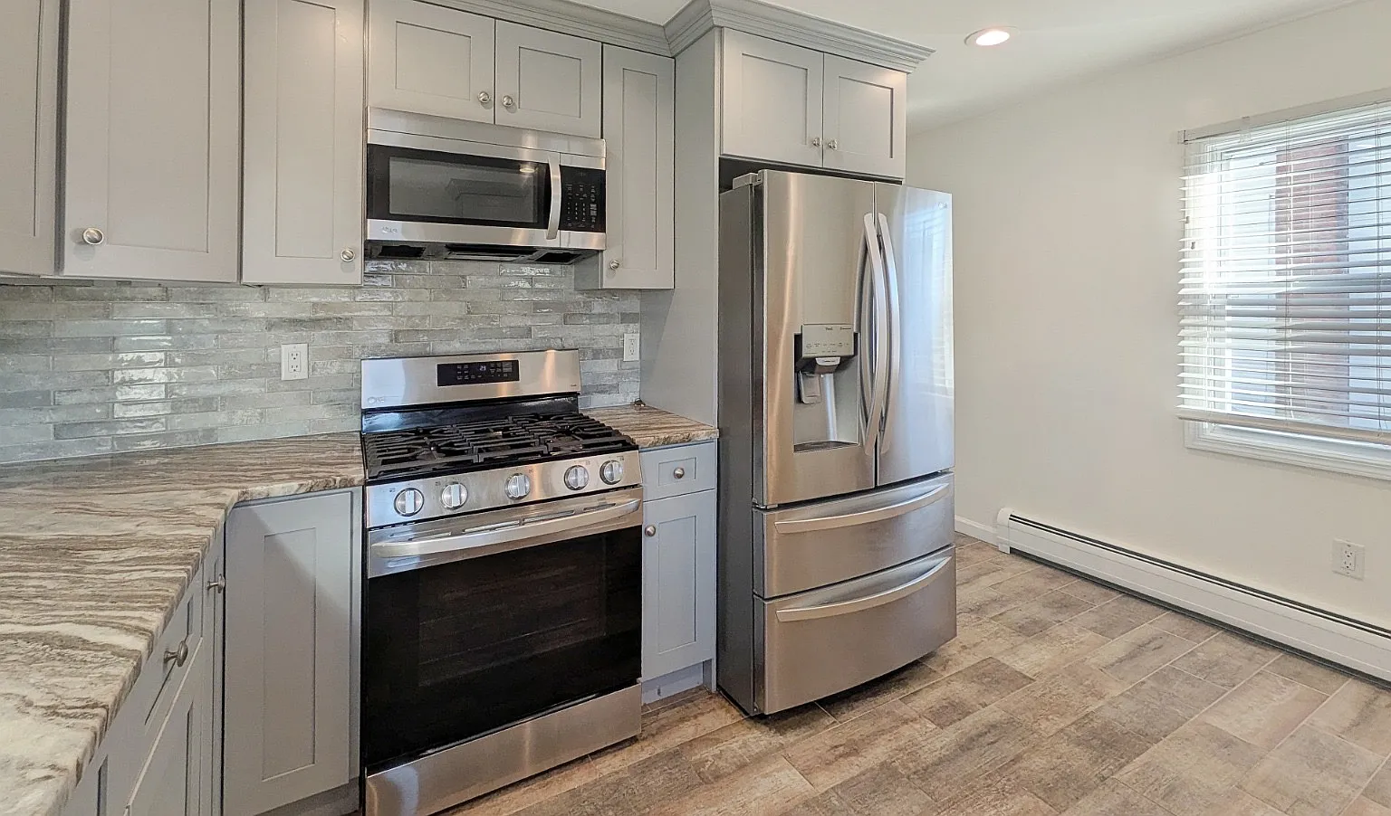 3 bed, $3,200 — Photo 4