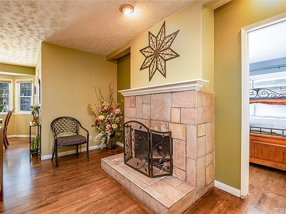 3rd image of 7317 Genesta Ave