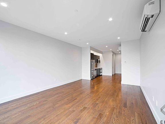 4th image of 101 Varet St #3G