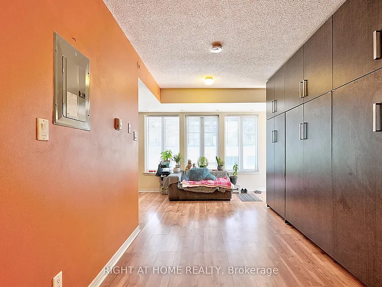 22 Western Battery Rd #109 — Photo 11