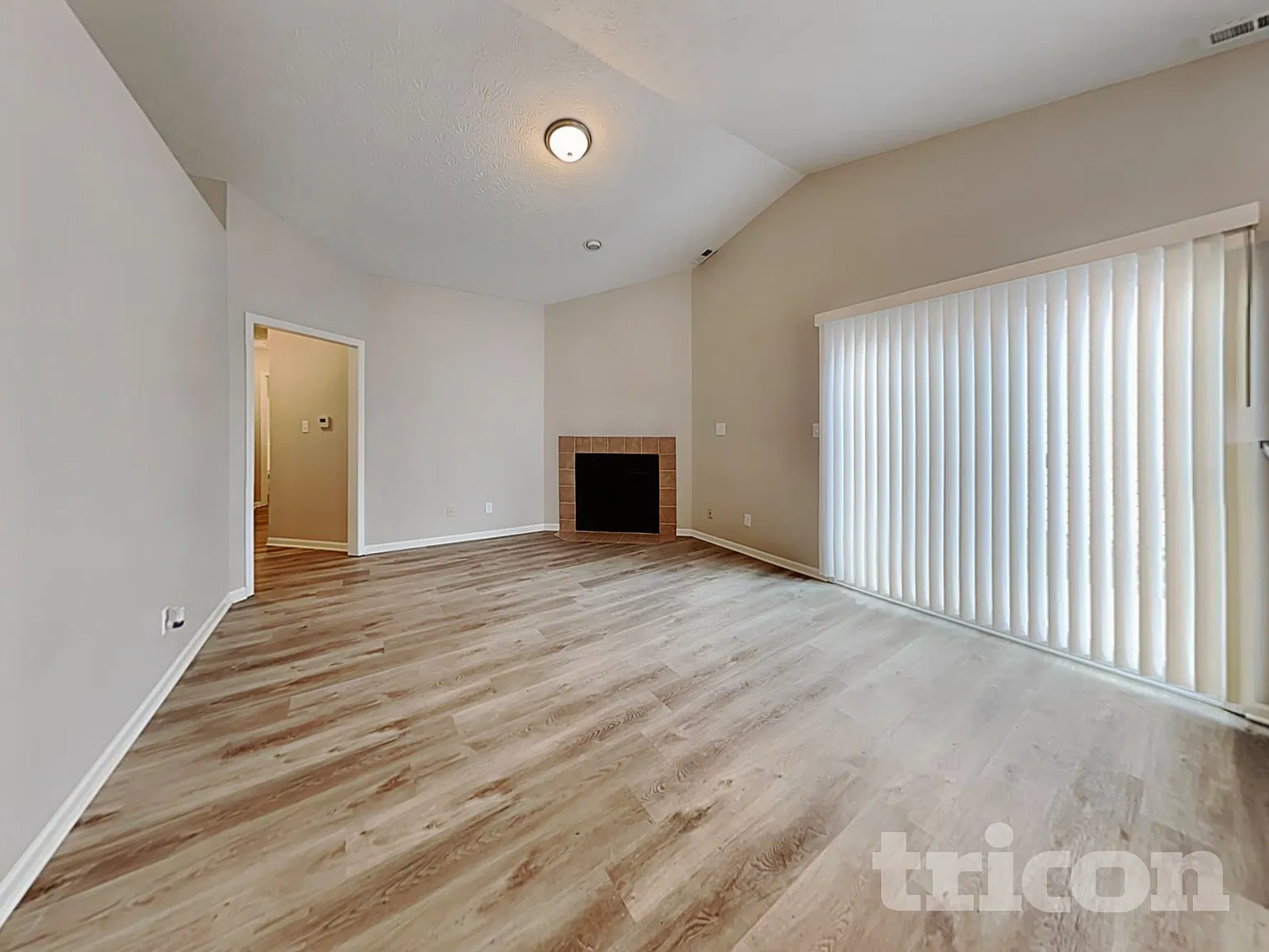 5660 Buttercup Way Indianapolis IN — Photo 2