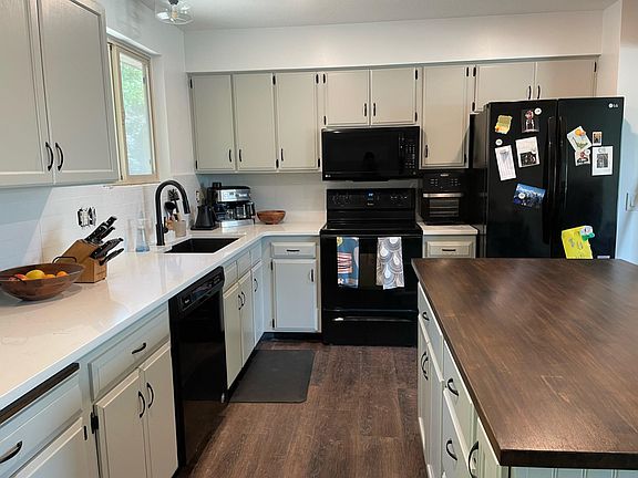 Espresso machine and air fryer are among the many appliances provided.