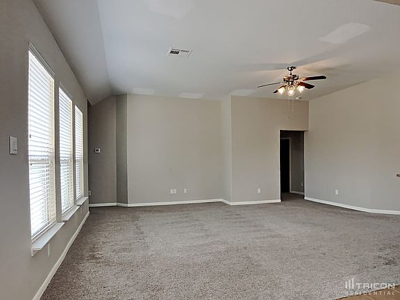 3rd image of 21663 Horseshoe Dr