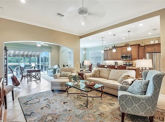 3rd image of 23101 Oakglen Ln