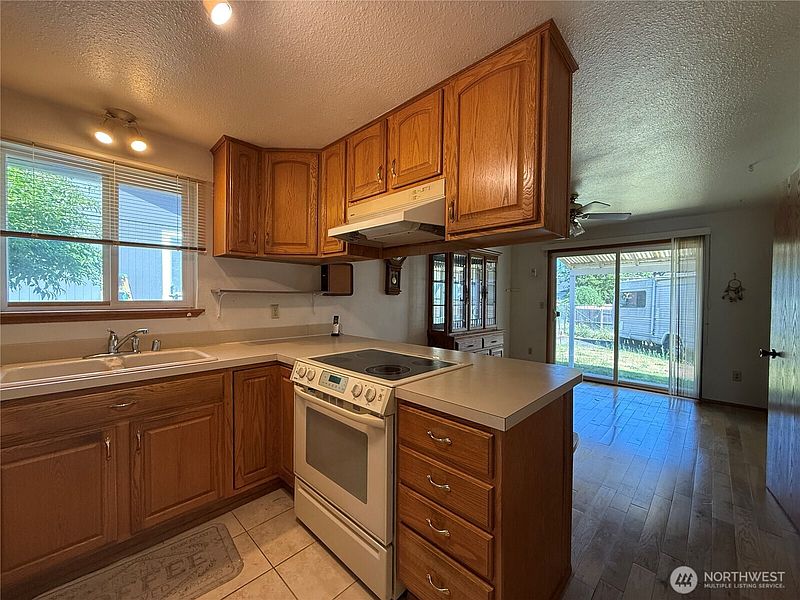 5th image of 1415 E 55th Street