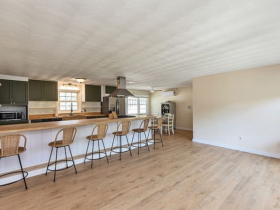 4th image of 1 Derringer Rd