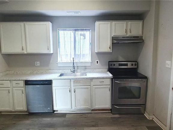 3rd image of 1135 27th St