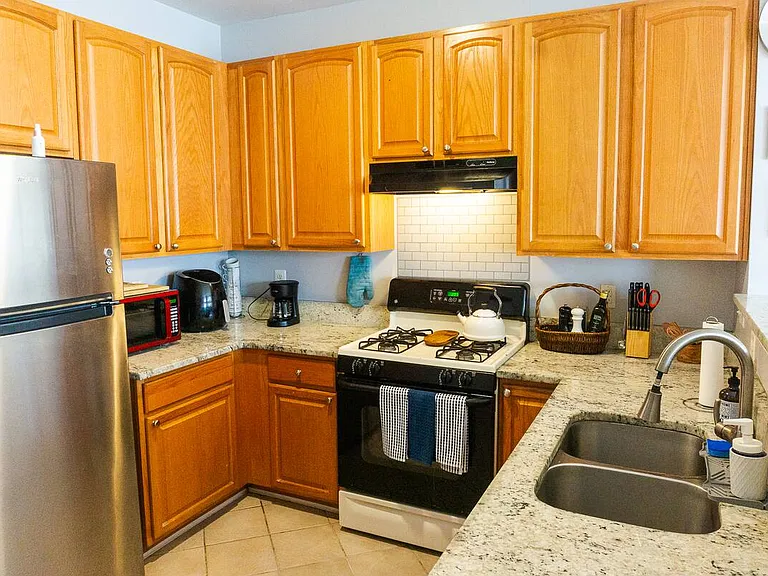 13050 Sidlaw Hills Ln — Photo 18