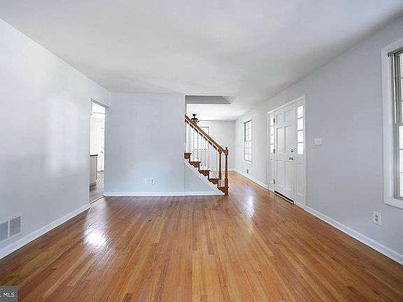 5th image of 1207 Saint Francis Ln