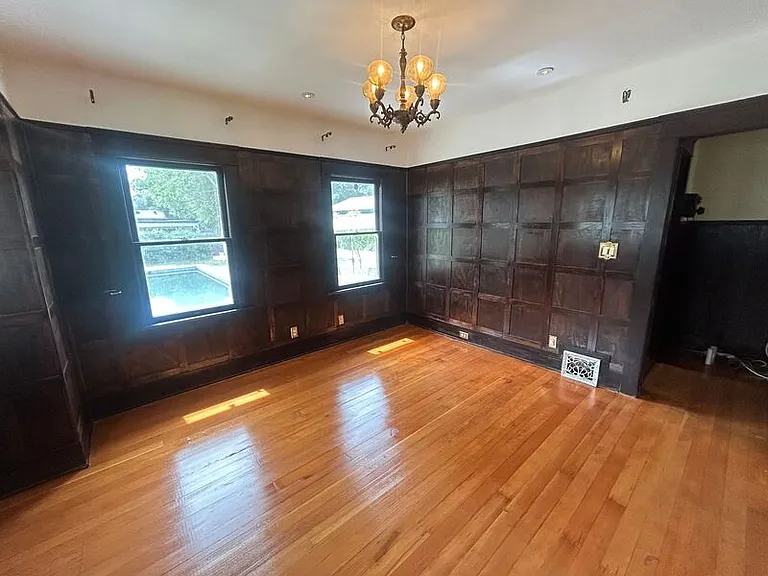 514 E Howard St — Photo 11