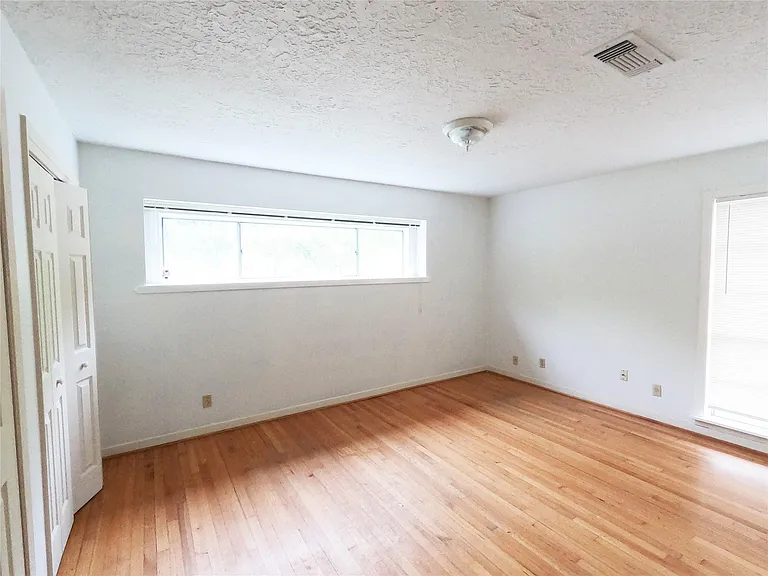 5231 Beechnut St — Photo 6