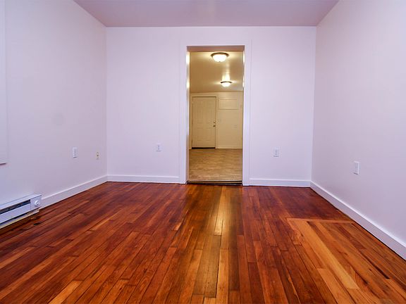 5th image of 729 Winchester Ave APT 2